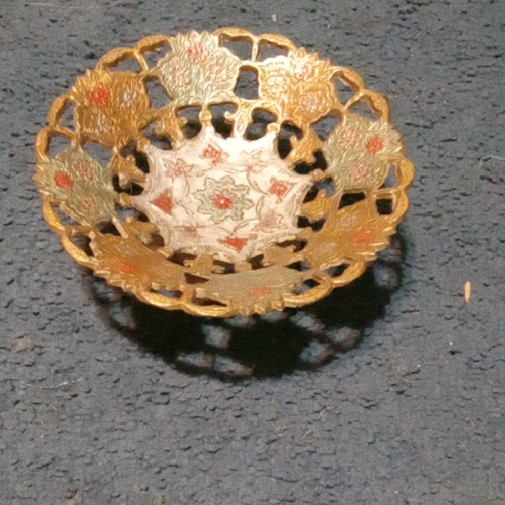 Elegant Gold and White Decorative Bowl. Hand Painted 20th Centry Bowl